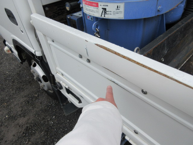 いすゞ エルフ 小型 平ボディ（クレーン付） TPG-NJR85A(103412) 50枚目