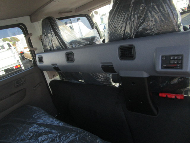 三菱ふそう キャンター 小型 Wキャブ 2RG-FBA20(103417) 20枚目