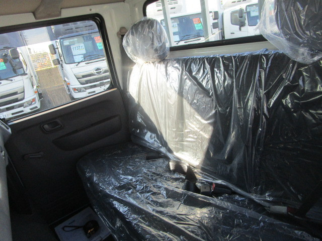 三菱ふそう キャンター 小型 Wキャブ 2RG-FBA20(103417) 21枚目