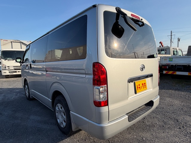 トヨタ レジアスエース 小型 バン CBF-TRH200V(103422) 4枚目