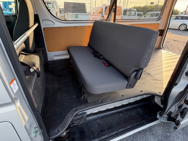 トヨタ レジアスエース 小型 バン CBF-TRH200V(103422) 11枚目