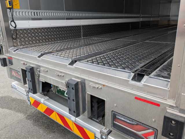 いすゞ ギガ 大型 冷蔵冷凍バン 2PG-CYY77DU(103425) 19枚目