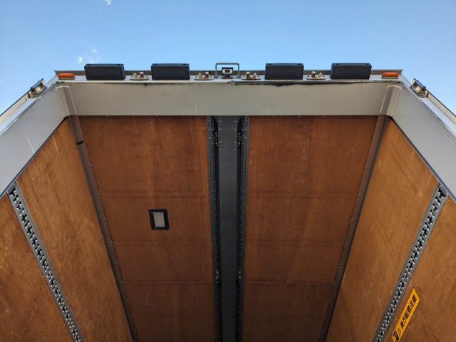 UDトラックス（日産） クオン 大型 ウィング 2PG-CD5CA(103436) 10枚目