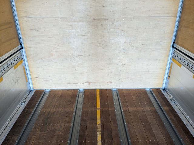 UDトラックス（日産） クオン 大型 ウィング 2PG-CD5CA(103436) 13枚目