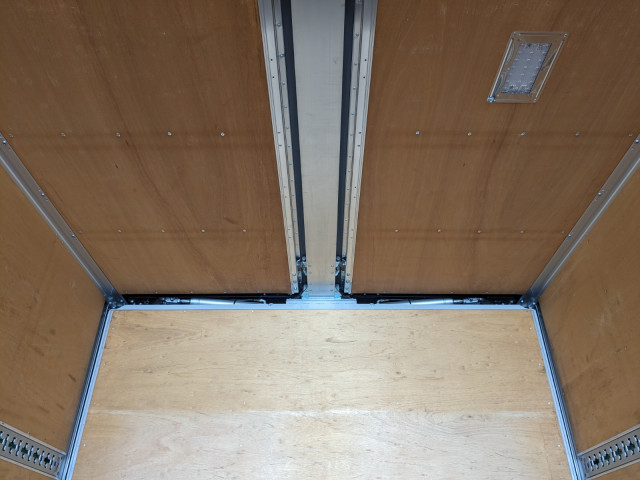 UDトラックス（日産） クオン 大型 ウィング 2PG-CD5CA(103436) 14枚目