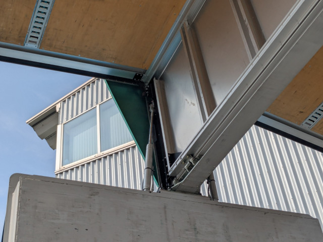 いすゞ ギガ 大型 ウィング QKG-CYL77B(103437) 8枚目