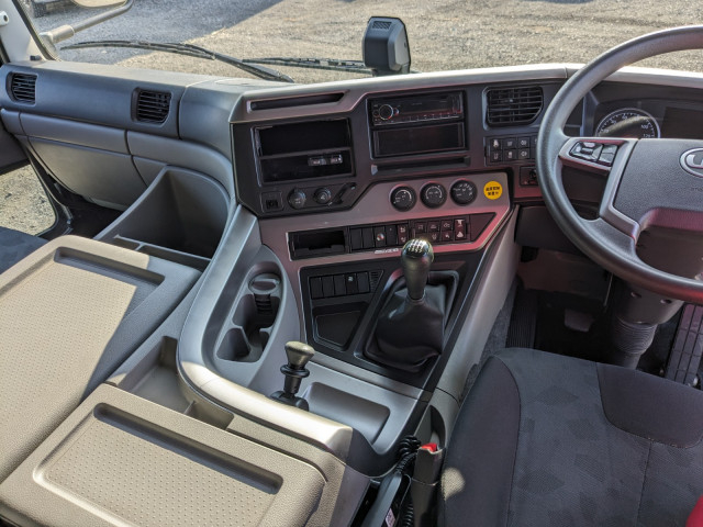 UDトラックス（日産） クオン 大型 ウィング 2PG-CD5CA(103436) 28枚目