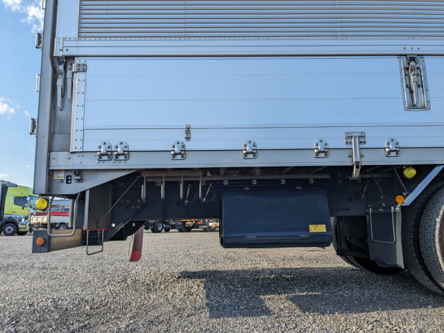 UDトラックス（日産） クオン 大型 ウィング 2PG-CD5CA(103436) 32枚目