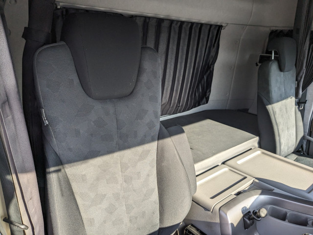 UDトラックス（日産） クオン 大型 ウィング 2PG-CD5CA(103436) 41枚目