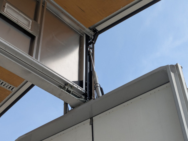 いすゞ ギガ 大型 ウィング QKG-CYL77B(103437) 33枚目