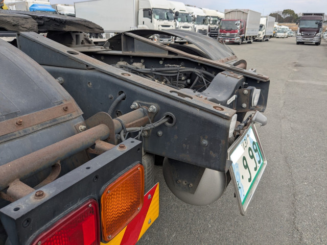 UDトラックス（日産） クオン 大型 トラクタ QKG-GK6XAB(103439) 8枚目