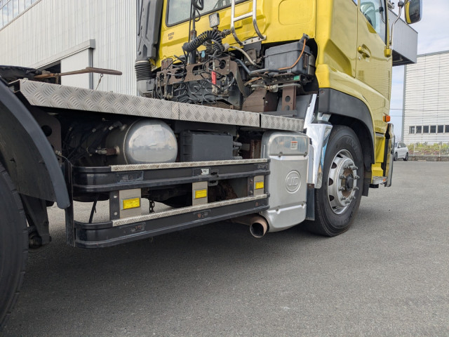 UDトラックス（日産） クオン 大型 トラクタ QKG-GK6XAB(103439) 12枚目