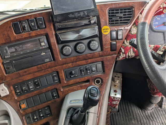 UDトラックス（日産） クオン 大型 トラクタ QKG-GK6XAB(103439) 22枚目