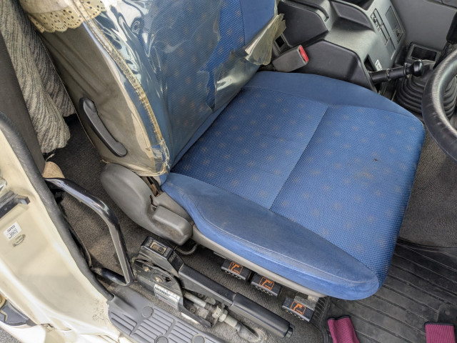 いすゞ ギガ 大型 土砂ダンプ QKG-CXZ77AT(103440) 27枚目