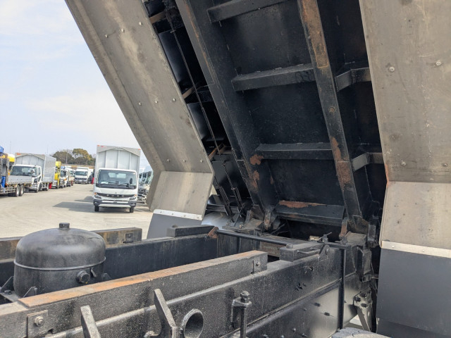 いすゞ ギガ 大型 土砂ダンプ QKG-CXZ77AT(103440) 29枚目