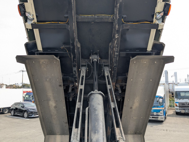 いすゞ ギガ 大型 土砂ダンプ QKG-CXZ77AT(103440) 31枚目