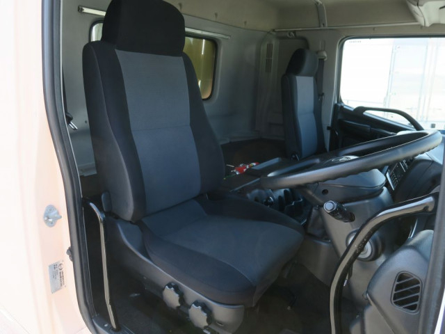 日野 プロフィア 大型 QKG-GN1APBA(103445) 18枚目