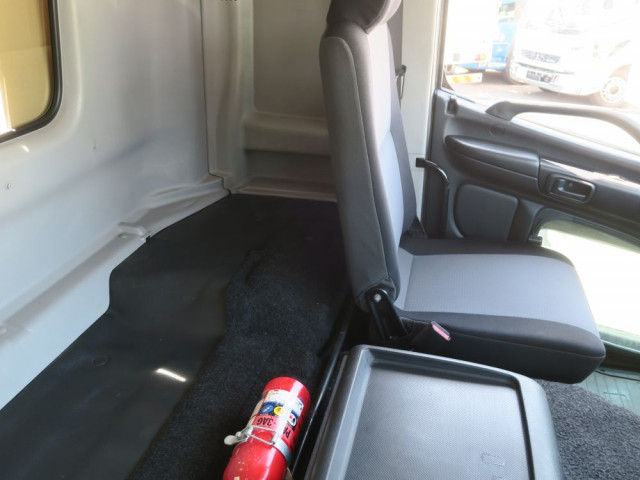 日野 プロフィア 大型 QKG-GN1APBA(103445) 21枚目