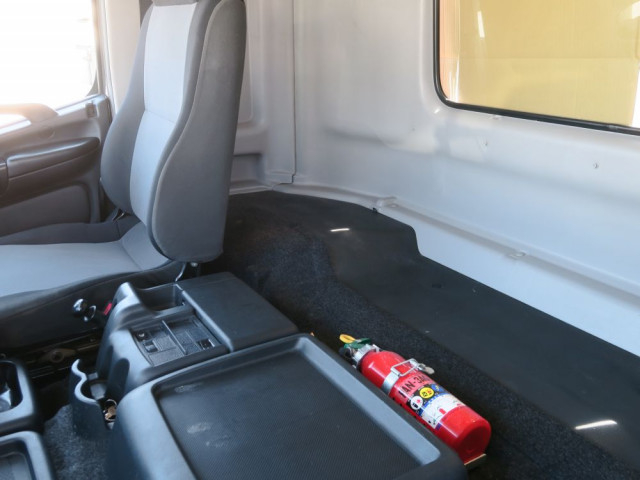 日野 プロフィア 大型 QKG-GN1APBA(103445) 22枚目