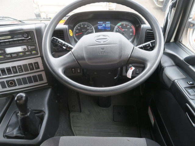 日野 プロフィア 大型 QKG-GN1APBA(103445) 23枚目