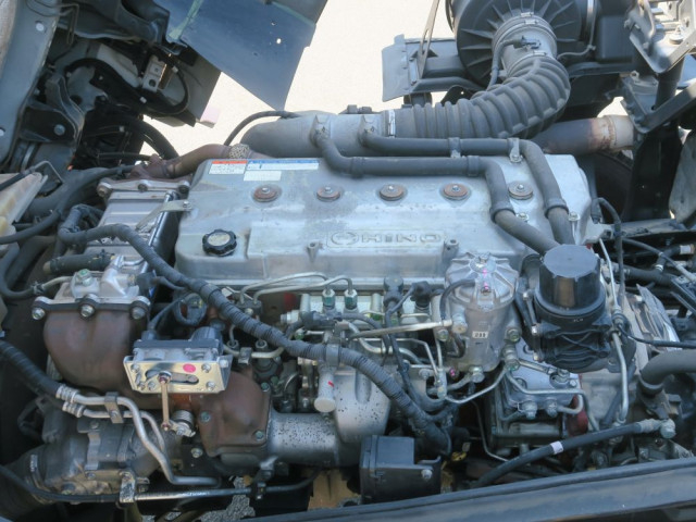 日野 プロフィア 大型 QKG-GN1APBA(103445) 26枚目