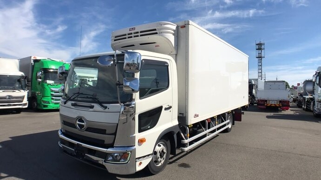 日野 レンジャー 中型 冷蔵冷凍バン 2KG-FC2ABG(35312) 4枚目