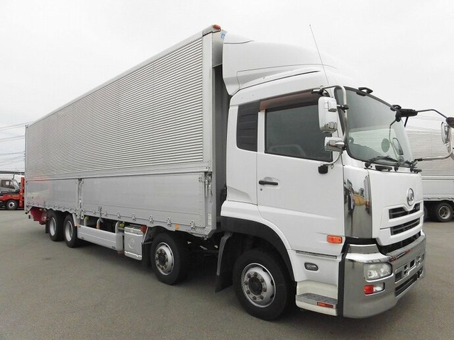 UDトラックス（日産） クオン 大型 ウィング QKG-CG5ZA(10898) 2枚目