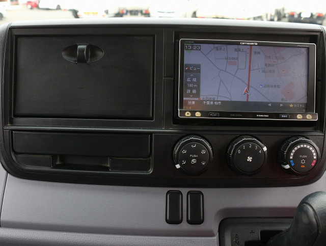 Mitsubishi Fuso canter Small Flat body TPG-FBA00(103513) 38枚目