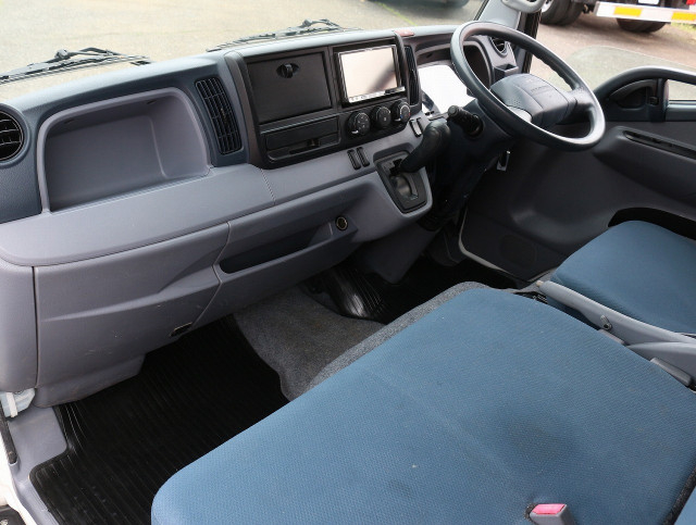 Mitsubishi Fuso canter Small Flat body TPG-FBA00(103513) 46枚目