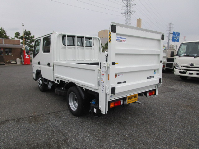 三菱ふそう キャンター 小型 Wキャブ 2RG-FBA20(103549) 3枚目