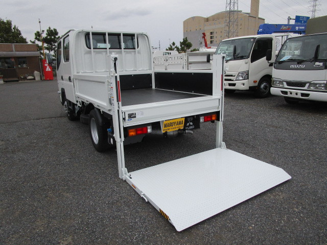 三菱ふそう キャンター 小型 Wキャブ 2RG-FBA20(103549) 40枚目