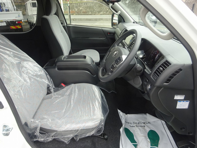 トヨタ 小型 バス 3DF-GDH223B(103592) 4枚目