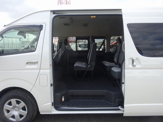 トヨタ 小型 バス 3DF-GDH223B(103592) 12枚目