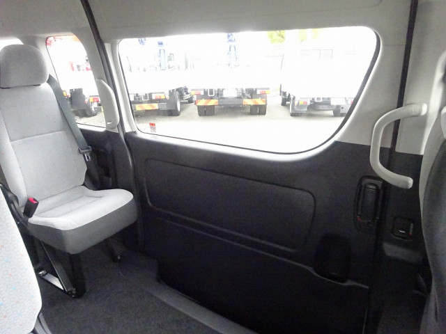 トヨタ 小型 バス 3DF-GDH223B(103592) 15枚目