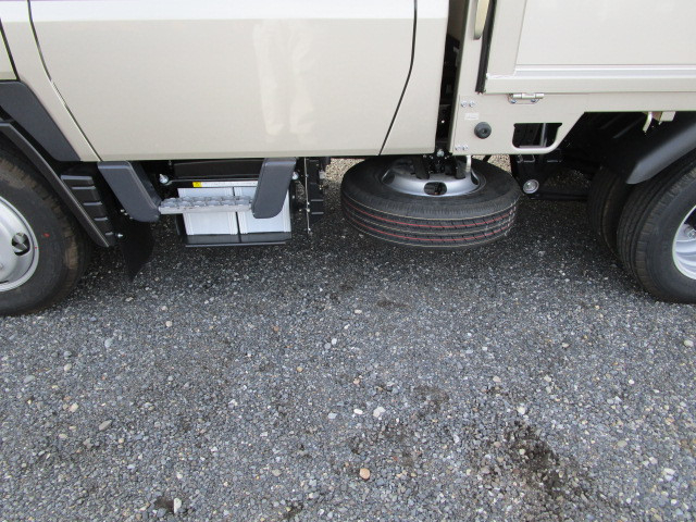 三菱ふそう キャンター 小型 Wキャブ 2RG-FBA20(103595) 28枚目