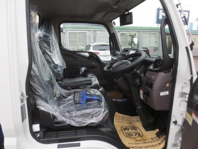 三菱ふそう キャンター 小型 平ボディ（クレーン付） 2RG-FEAV0(103597) 14枚目