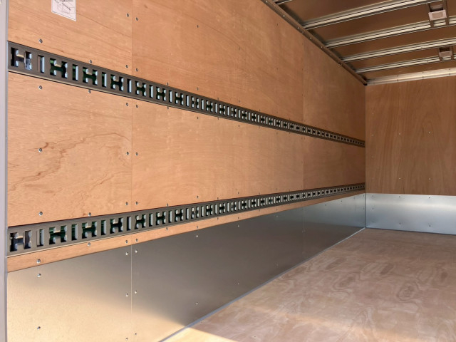 三菱ふそう キャンター 小型 バン 2PG-FEB80(103645) 7枚目