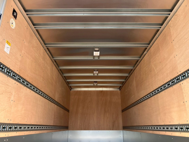 三菱ふそう キャンター 小型 バン 2PG-FEB80(103645) 12枚目