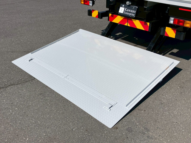 三菱ふそう キャンター 小型 バン 2PG-FEB80(103645) 18枚目