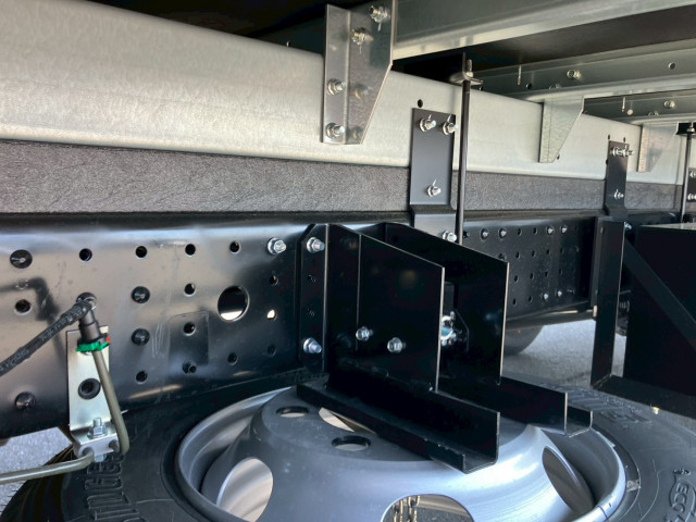 三菱ふそう キャンター 小型 バン 2PG-FEB80(103645) 24枚目