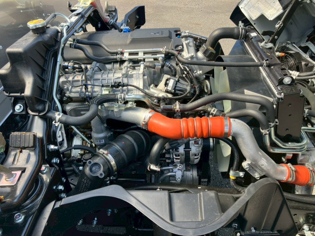 三菱ふそう キャンター 小型 バン 2PG-FEB80(103645) 28枚目