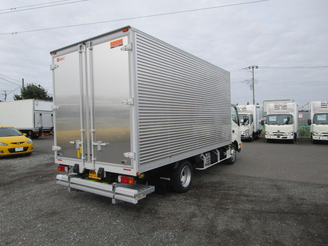 日野 デュトロ 小型 バン 2KG-XZU710M(103649) 4枚目