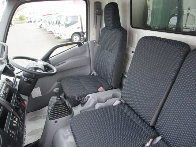 日野 デュトロ 小型 バン 2KG-XZU710M(103649) 22枚目