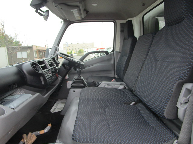 日野 デュトロ 小型 バン 2KG-XZU710M(103649) 24枚目