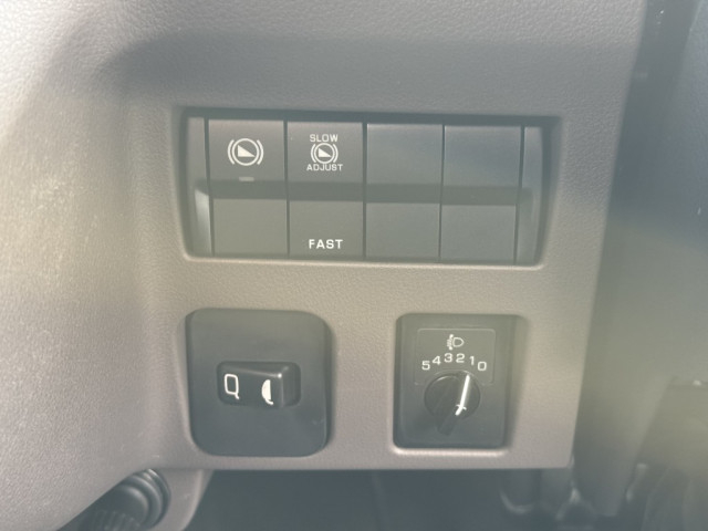 三菱ふそう キャンター 小型 平ボディ（クレーン付） 2RG-FEB80(103650) 35枚目