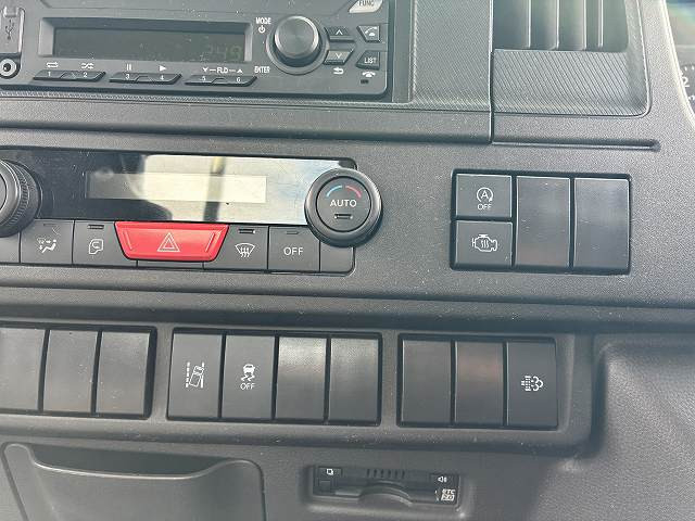 いすゞ エルフ 小型 平ボディ 2TG-NJR88AF(103652) 36枚目