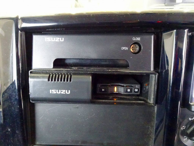 いすゞ エルフ 小型 Wキャブ 2RG-NJS88A(103655) 10枚目