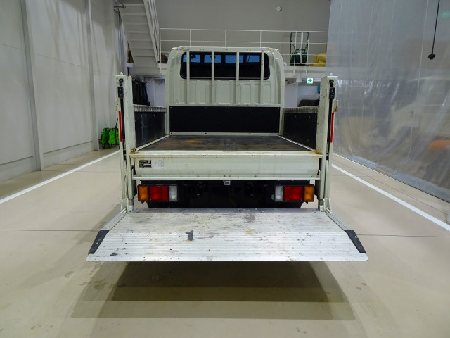 いすゞ エルフ 小型 Wキャブ 2RG-NJS88A(103655) 32枚目