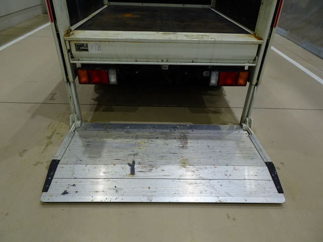 いすゞ エルフ 小型 Wキャブ 2RG-NJS88A(103655) 33枚目