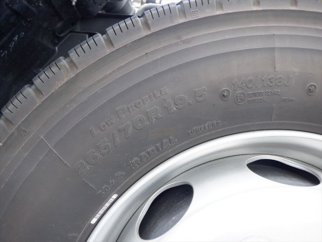 いすゞ フォワード 増トン 平ボディ 2RG-FTR90U2(103656) 32枚目